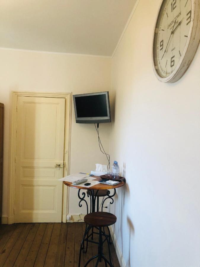 Bed and Breakfast Le Vieux Manoir Carolles Exterior foto